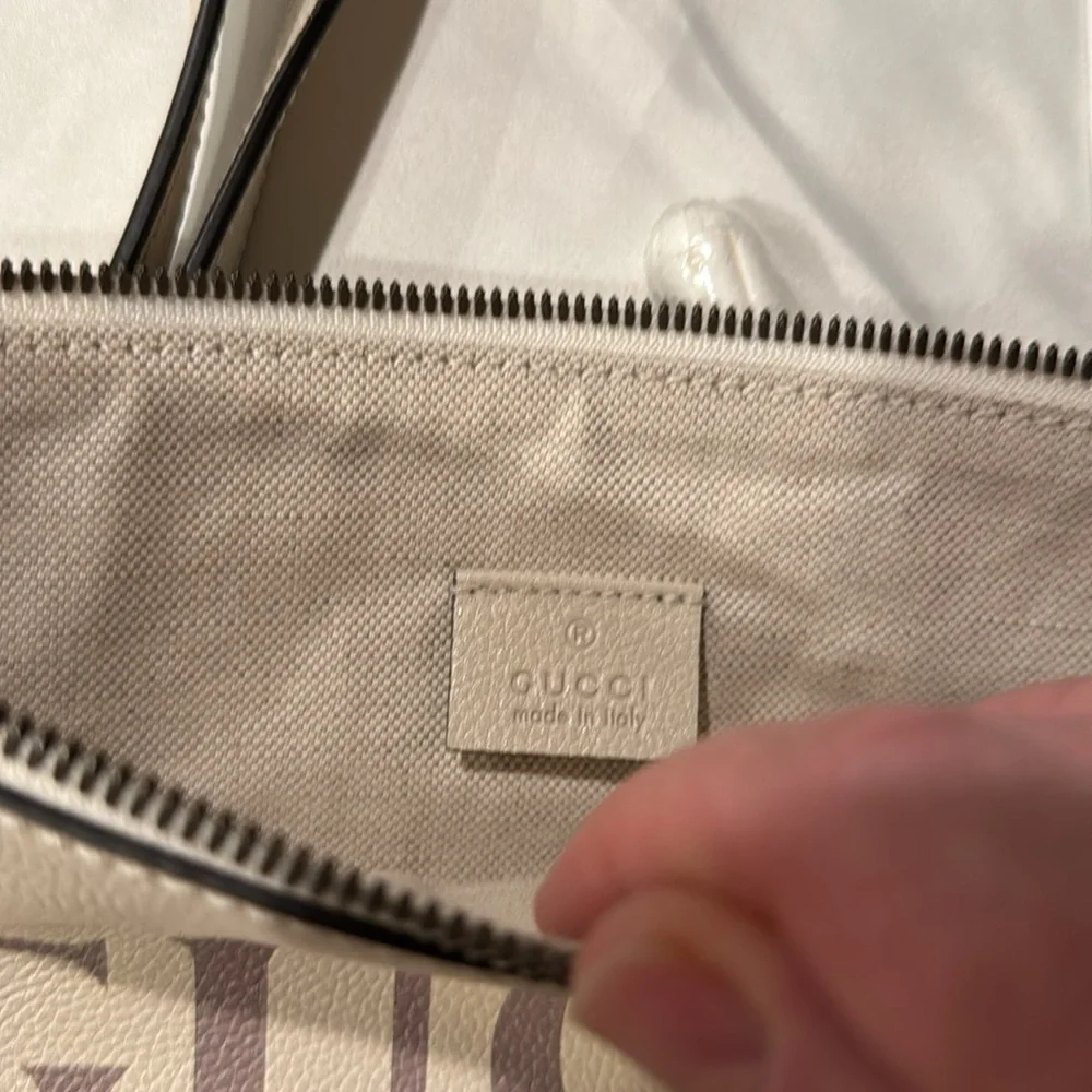 Gucci off-white clutch wristlet - Picture 5 of 9